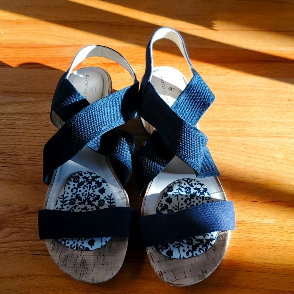 Bandolino Womens Size 10 Black Wedge Sandals criss-cross strap "Kenly" style